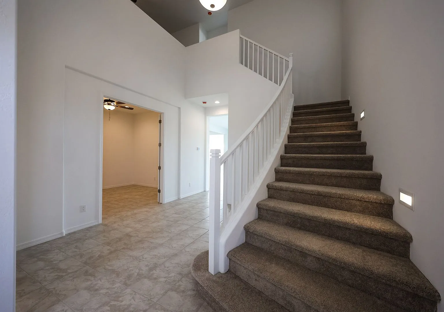 3 Bedroom + Den and Loft in Aloravita Community — Photo 4