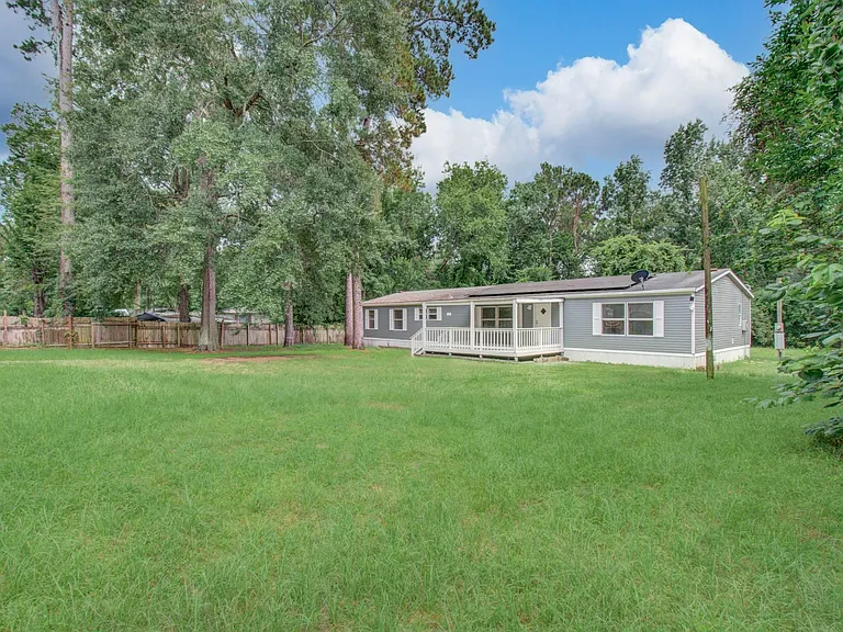 16307 Antelope Ln — Photo 3
