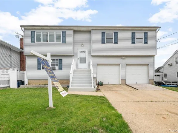 801 S Long Beach Avenue, Freeport, NY 11520