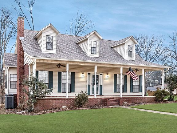 2nd image of 2802 Southgate Dr