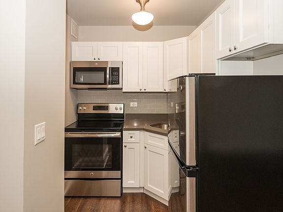 2nd image of 817 W Lakeside Pl #603