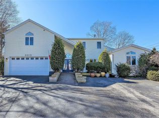 3310 Frederick St, Oceanside, NY 11572
