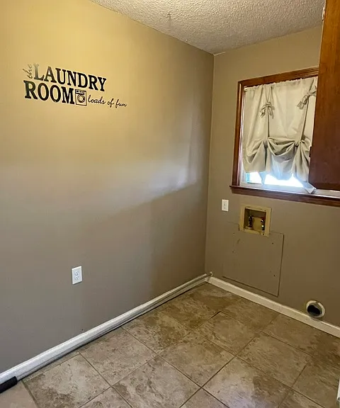 2202 Harding Ave — Photo 9