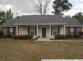 2332 Riverside Dr, Port Allen, LA 70767