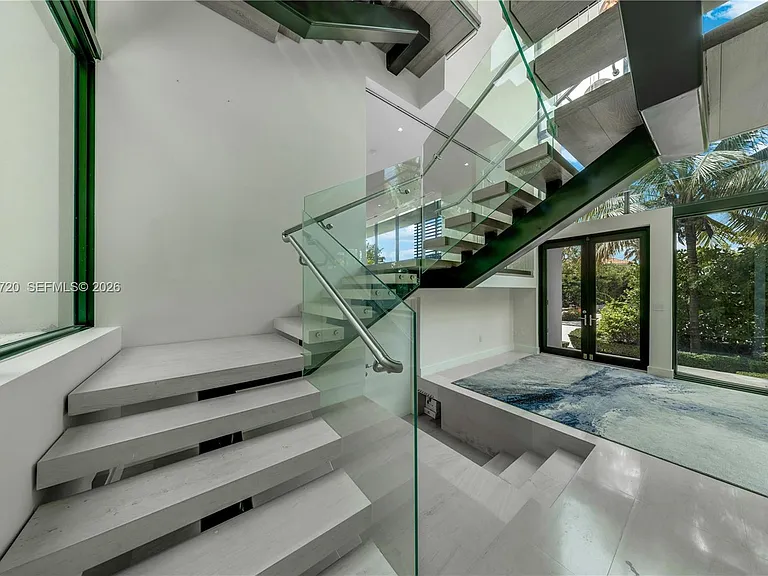 420 N Hibiscus Dr — Photo 5