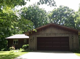 5556 S Poplar Dr, Oregon, IL 61061