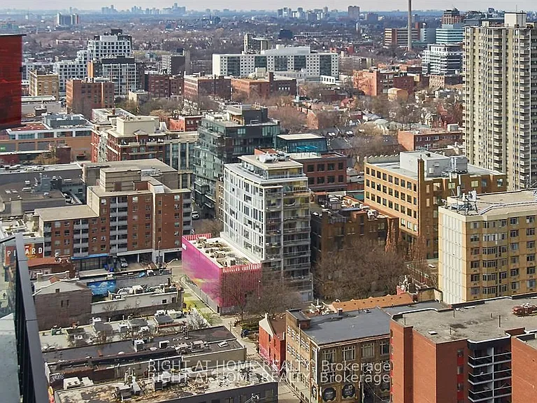 215 Queen St W #2406 — Photo 16