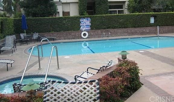 5th image of 18757 Hatteras St Unit 21