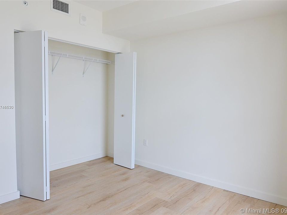 1st image of 1424 NE Miami Pl APT 1410