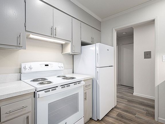 2nd image of 145 17th St APT 208
