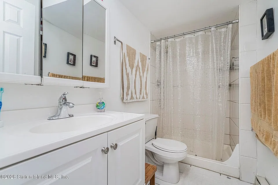 1 bed, $2,400 — Photo 4