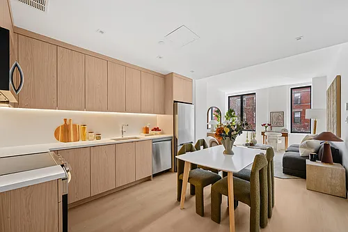 645 Park Pl Photo 1