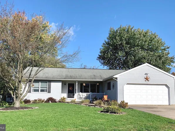 527 Hamsher Ave, Topton, PA 19562
