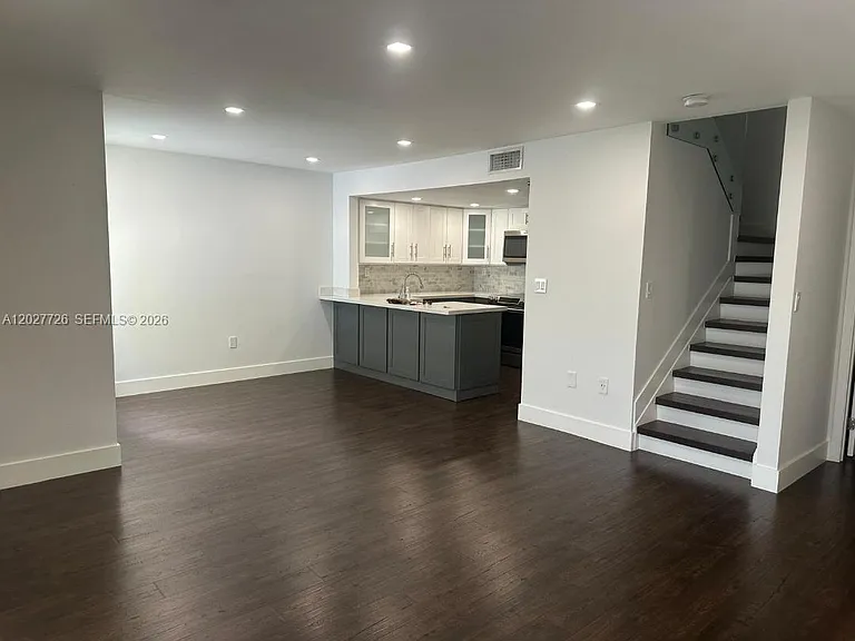 6840 SW 45th Ln #6 — Photo 4