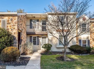 257 Valley Stream Ln, Chesterbrook, PA 19087