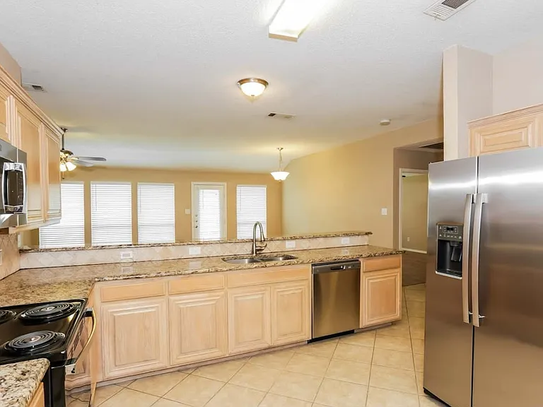 616 Saint Eric Dr — Photo 3