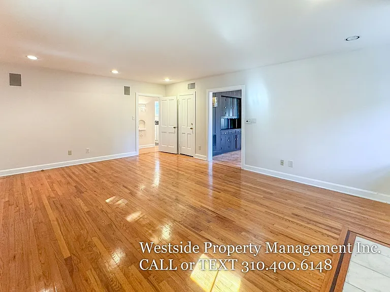 2445 22nd St — Photo 5