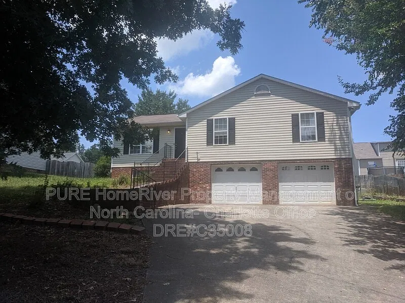 3 bed, 3.0 bath, 1767 sqft, $1,599 — Photo 1
