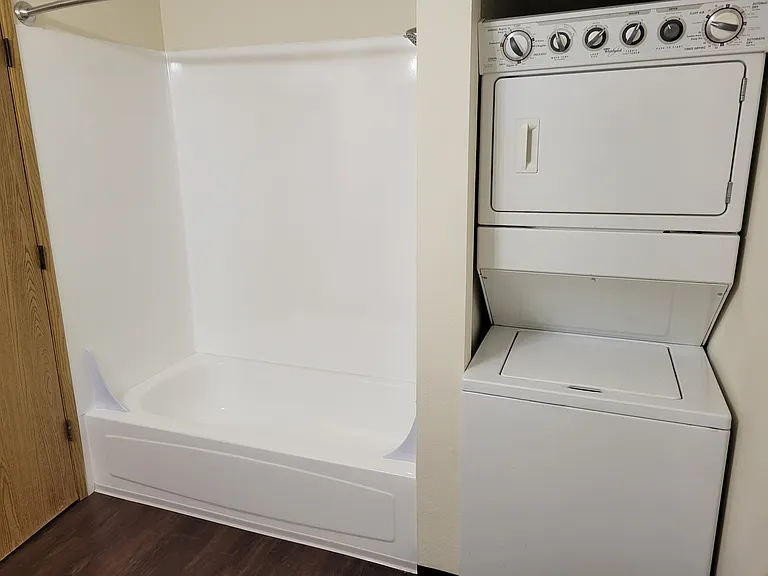 Cloverdale Apartments — Photo 7