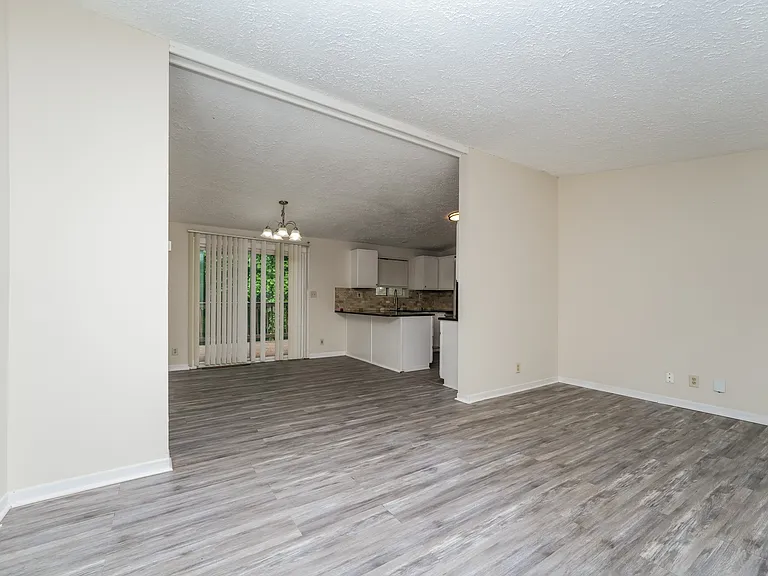 4275 Bradley Dr — Photo 3