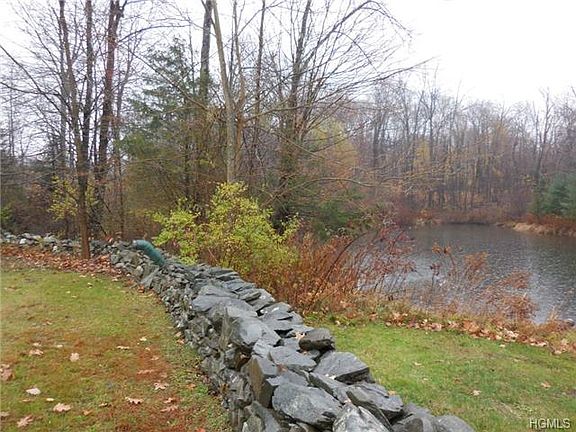 4th image of 9 Frances Ct
