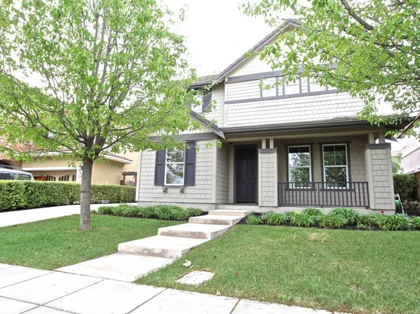 310 W Heritage Dr, Mountain House, CA 95391