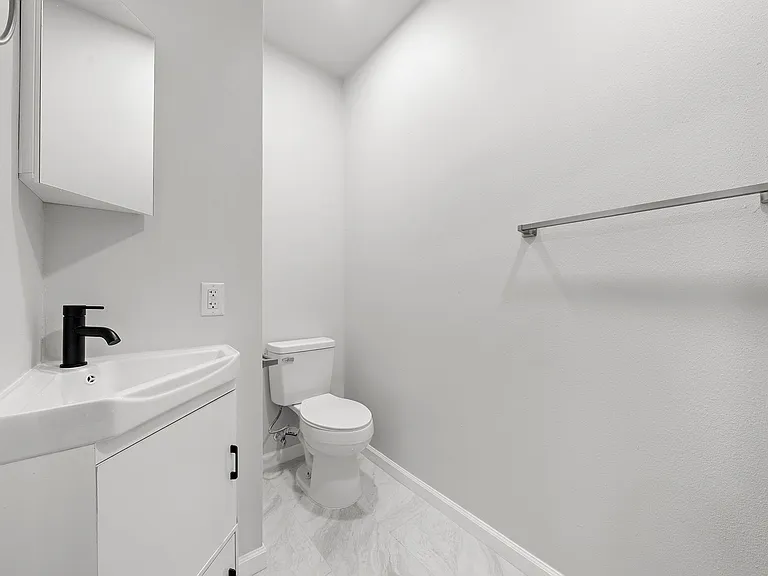 803 Avenue K #C-F — Photo 9