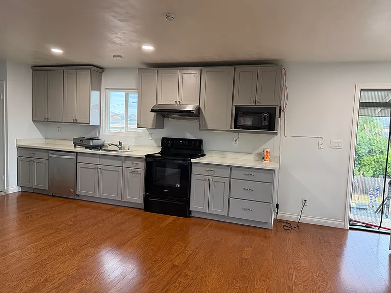 1441 Michigan Ave #2 — Photo 4