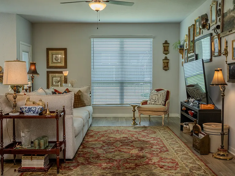 6921 Sulphur Ct — Photo 5