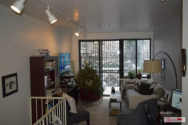 Rented by Cayenne Realty Group | media 47
