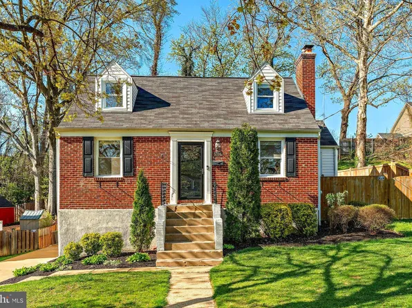 6704 Chestnut Ave, Falls Church, VA 22042