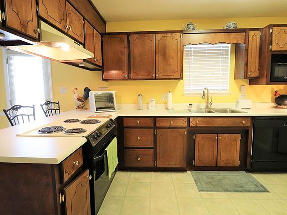 3rd image of 1784 Wayland Park Dr