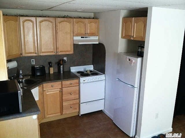 1st image of 112 Grissom Way