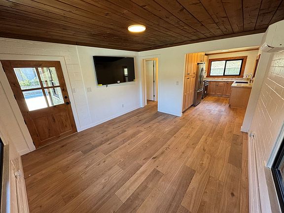 5th image of 8220 Edison Dr