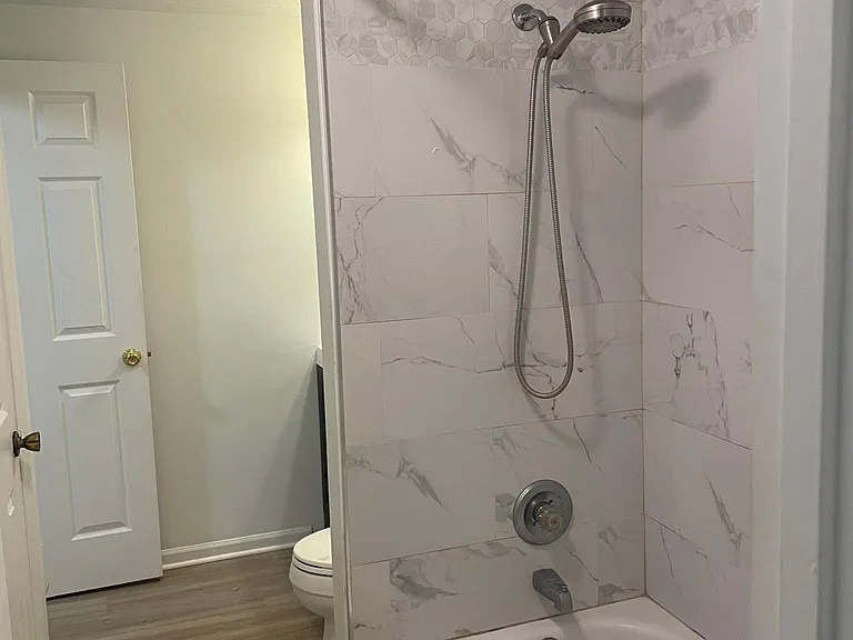 8049 Highfield Ct — Photo 6