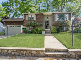 20 Pettine St, Coventry, RI 02816