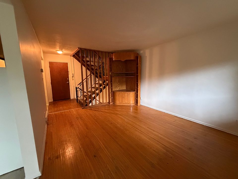 1st image of 26 Glen Echo Dr #4