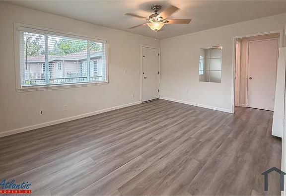 4th image of 3537 Alden Way #7