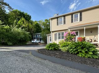 54 Goddard Memorial Dr, Worcester, MA 01603