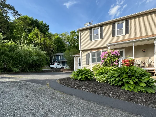 54 Goddard Memorial Dr, Worcester, MA 01603