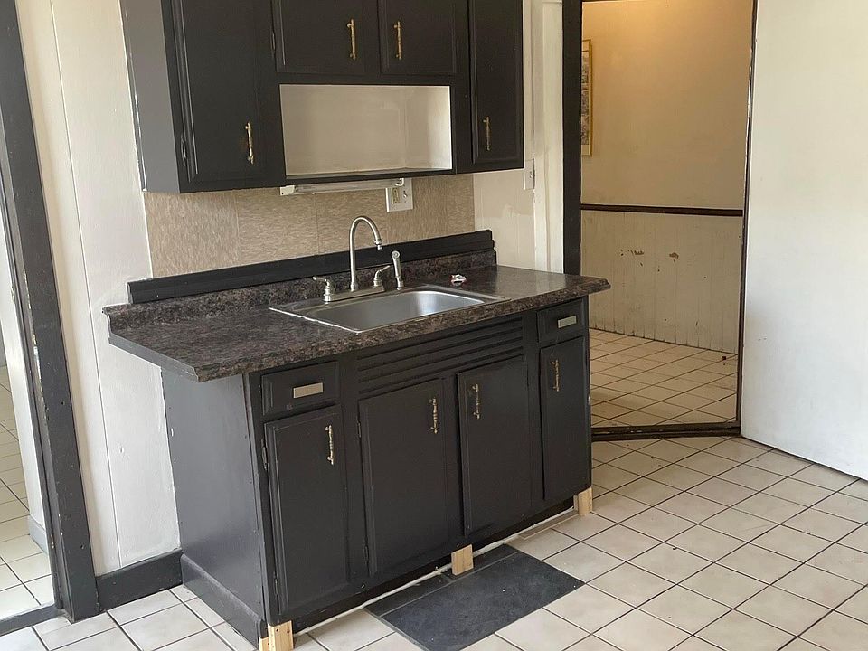 88 Tremont St New Britain CT Zillow