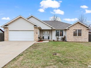 255 Possum Pass Ct, Sherman, IL 62684