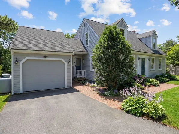 12 Rachael Ln, Duxbury, MA 02332