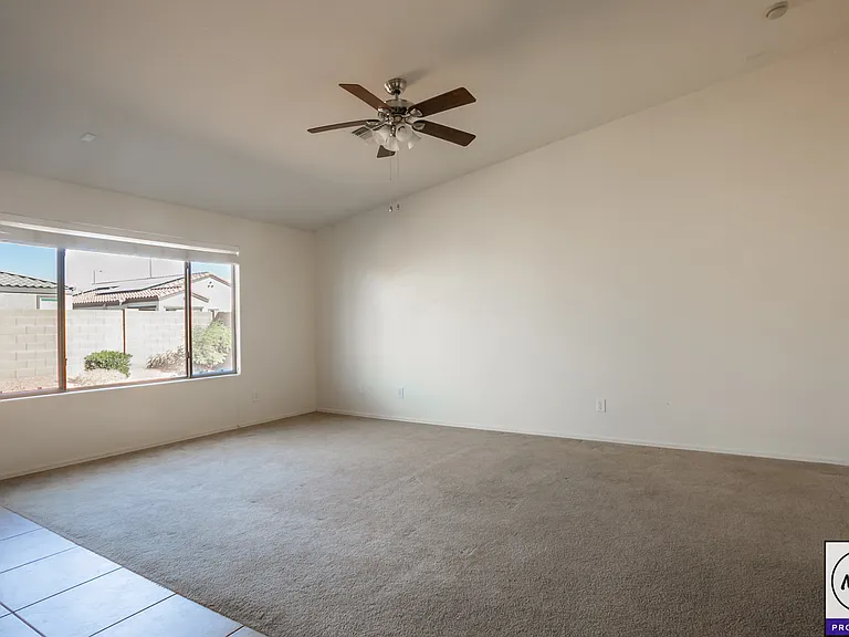 25550 W Beth Dr — Photo 8
