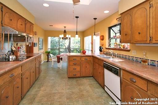 4th image of 11234 WHISPER SPRINGS ST