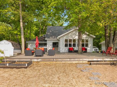 8570 Cochise Dr, Howard City, MI, 49329