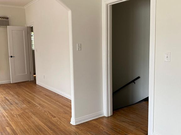 4th image of 1149 Gordon St #1/2