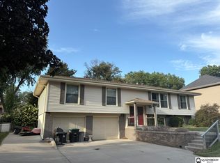 13568 Cedar St, Omaha, NE 68144