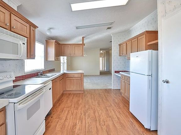 3rd image of 13419 McIntosh Dr