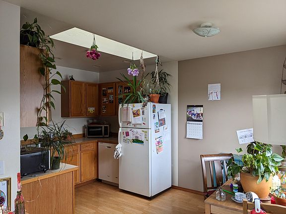 4th image of 400 1st St APT C
